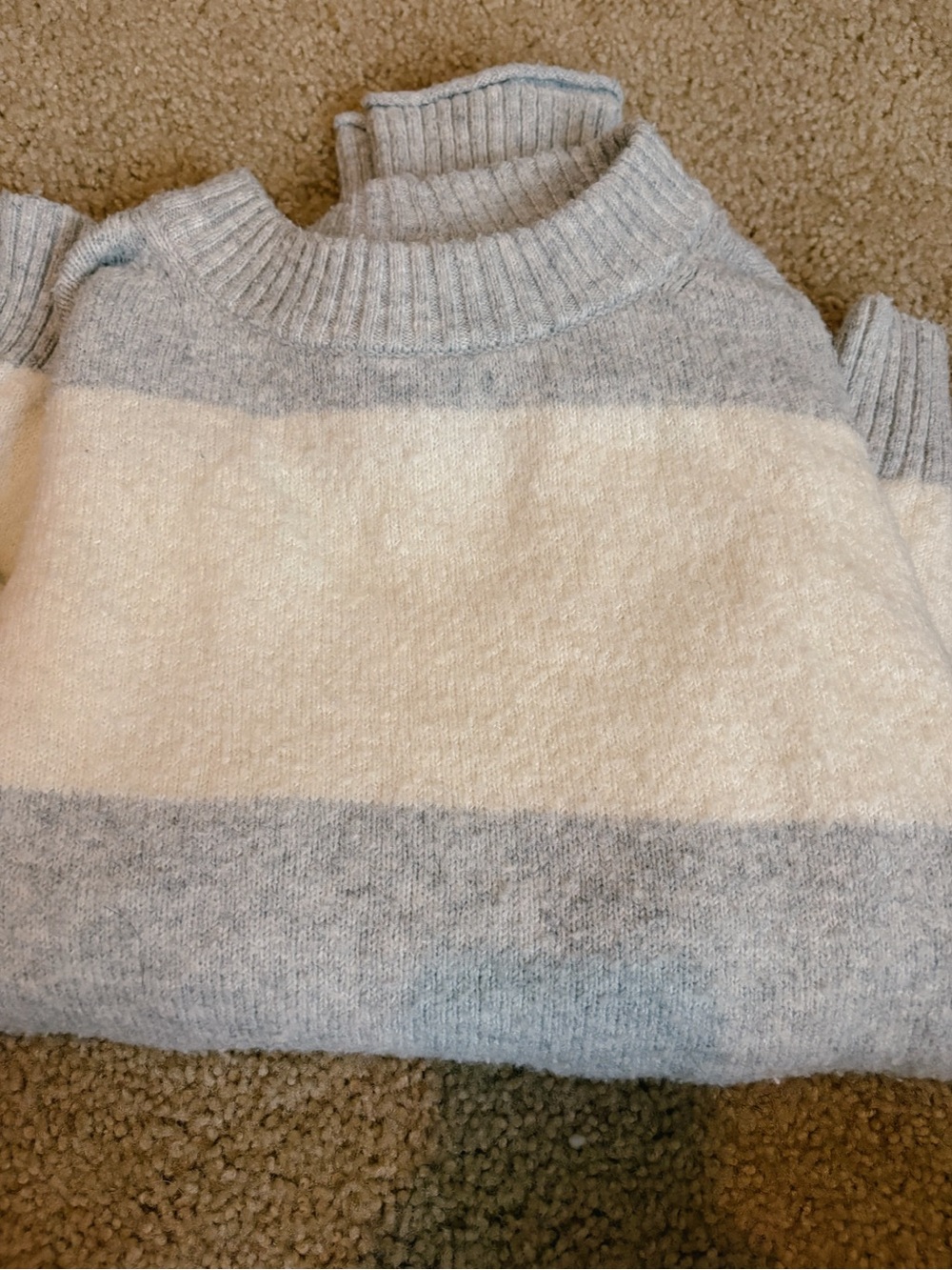 American Eagle Outfitters Light Gray Ribbed Crewneck Sweater